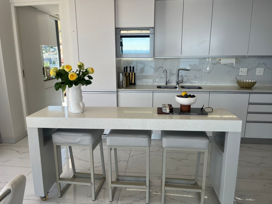 2 Bedroom Property for Sale in Sea Point Western Cape